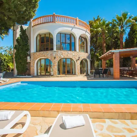 Cintya - Plusholidays * Ifach