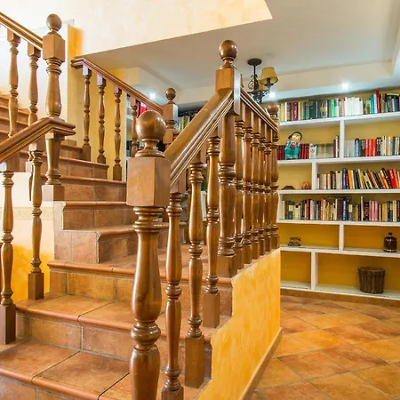 Cintya - Plusholidays *