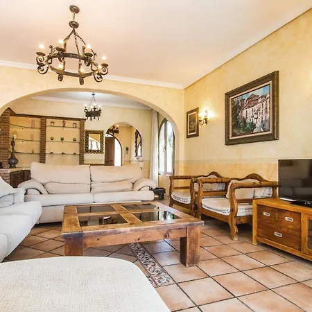 Cintya - Plusholidays