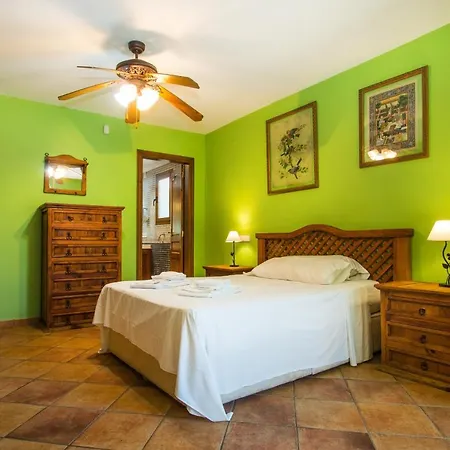 Cintya - Plusholidays *