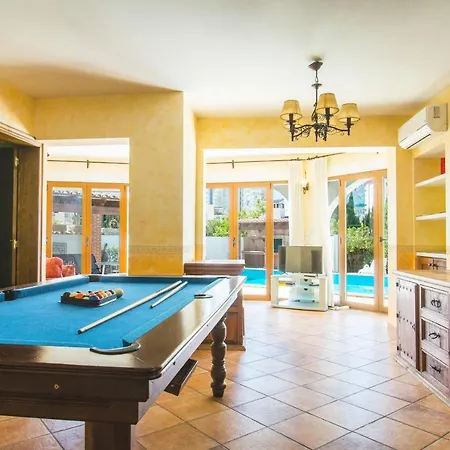 Vila Cintya - Plusholidays *